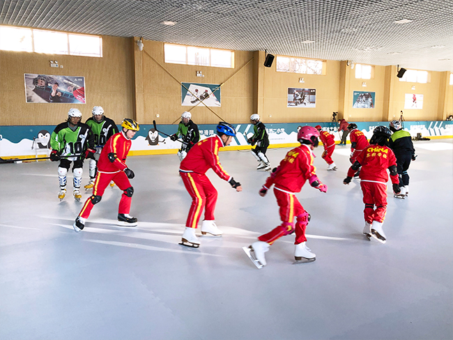 箭步体育倾情助力永清县冰雪普及